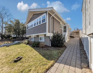 81 Houghton St, Boston, Massachusetts, 3 Bedrooms Bedrooms, 6 Rooms Rooms,1 BathroomBathrooms,Residential,For Sale,Houghton St,73491744