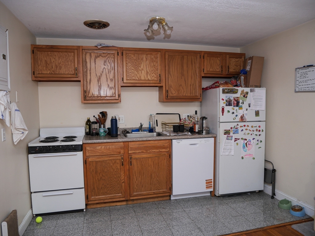 217 Kent, Brookline, Massachusetts, 1 Bedroom Bedrooms, 2 Rooms Rooms,1 BathroomBathrooms,Residential Lease,For Rent,Kent,73491757