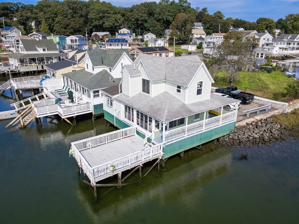 9 Parkview Ave, Beverly, Massachusetts, 3 Bedrooms Bedrooms, 6 Rooms Rooms,1.5 BathroomsBathrooms,Residential,For Sale,Parkview Ave,73491773