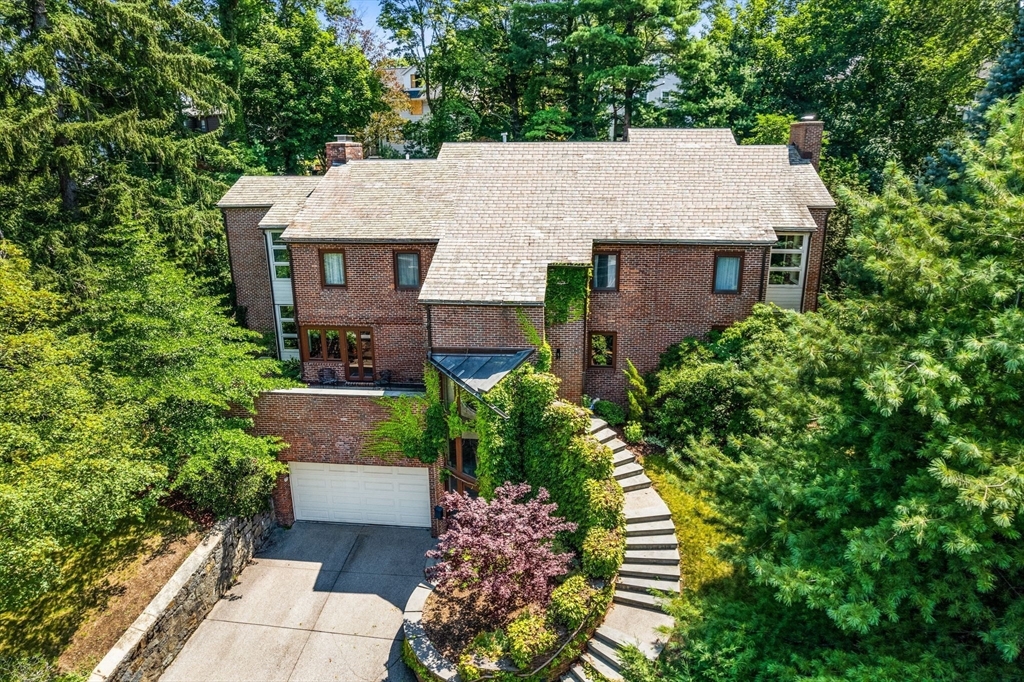 34 Lagrange St, Brookline, Massachusetts, 5 Bedrooms Bedrooms, 12 Rooms Rooms,3.5 BathroomsBathrooms,Residential,For Sale,Lagrange St,73492014