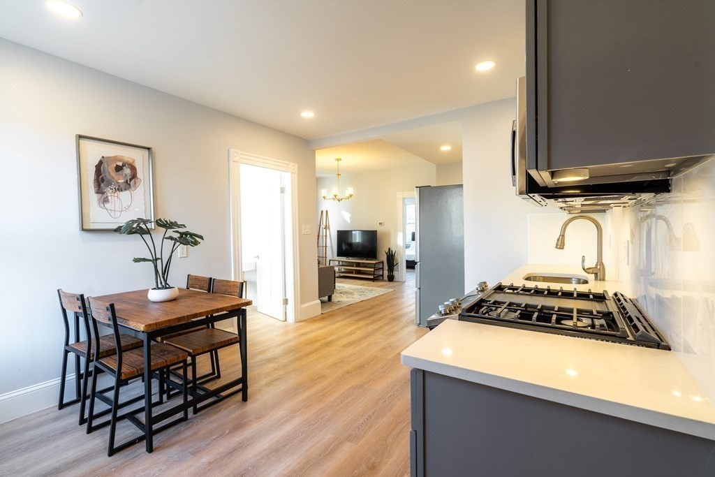 250 Elm St, Cambridge, Massachusetts, 3 Bedrooms Bedrooms, 6 Rooms Rooms,1 BathroomBathrooms,Residential Lease,For Rent,Elm St,73492015