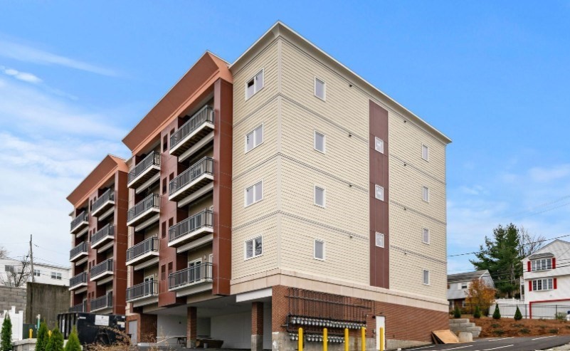 10 Franklin Ave, Revere, Massachusetts, 2 Bedrooms Bedrooms, 5 Rooms Rooms,1 BathroomBathrooms,Residential Lease,For Rent,Franklin Ave,73492021