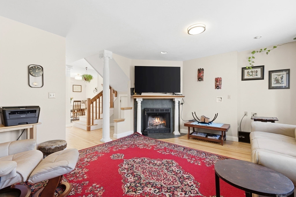 626 Washington St, Brookline, Massachusetts, 2 Bedrooms Bedrooms, 5 Rooms Rooms,2 BathroomsBathrooms,Residential,For Sale,Washington St,73492023