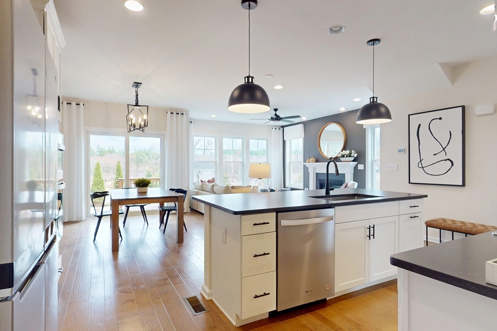 129 Cold Brook Dr, Sudbury, Massachusetts, 3 Bedrooms Bedrooms, 6 Rooms Rooms,2.5 BathroomsBathrooms,Residential Lease,For Rent,Cold Brook Dr,73489082