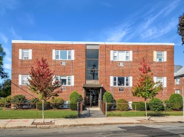297 Main St, Medford, Massachusetts, 1 Bedroom Bedrooms, 3 Rooms Rooms,1 BathroomBathrooms,Residential,For Sale,Main St,73491586