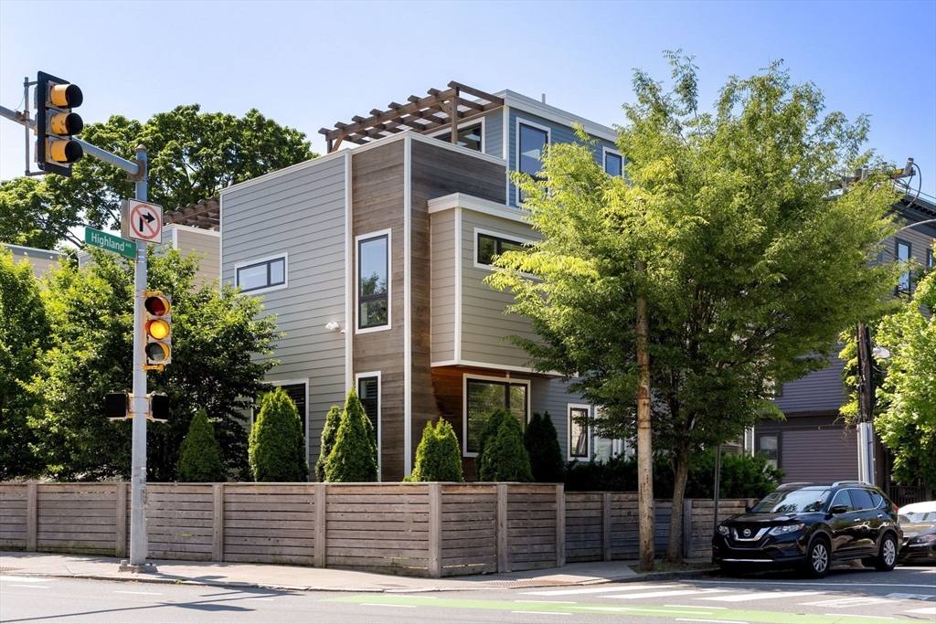 1498 Cambridge Street, Cambridge, Massachusetts, 4 Bedrooms Bedrooms, 8 Rooms Rooms,3.5 BathroomsBathrooms,Residential,For Sale,Cambridge Street,73491939