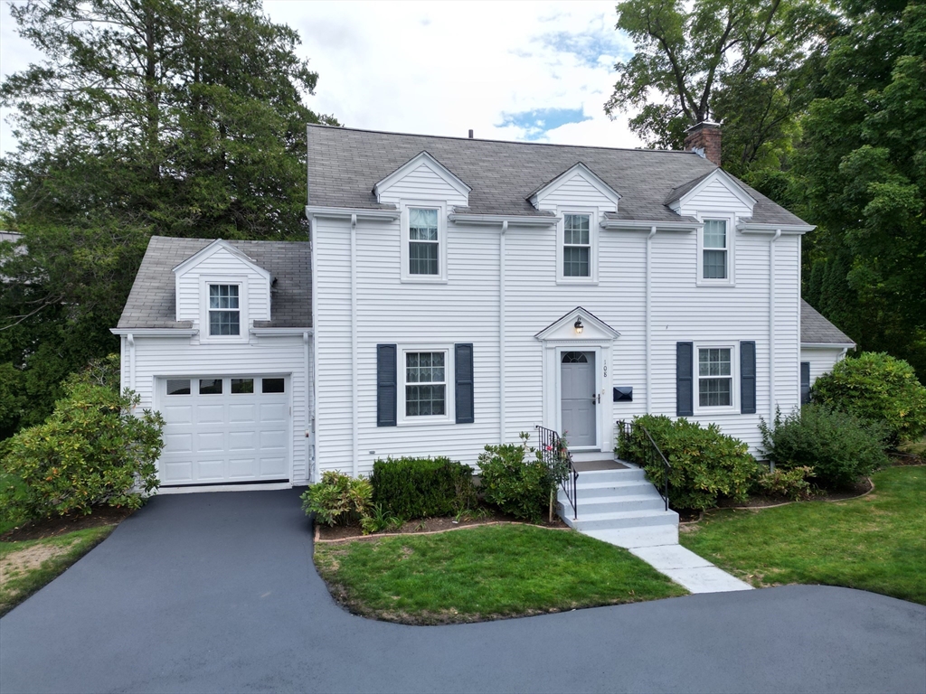 108 Glen Avenue, Newton, Massachusetts, 3 Bedrooms Bedrooms, 8 Rooms Rooms,2.5 BathroomsBathrooms,Residential,For Sale,Glen Avenue,73492050