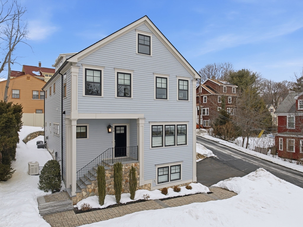 34 Bow St, Lexington, Massachusetts, 4 Bedrooms Bedrooms, 10 Rooms Rooms,4.5 BathroomsBathrooms,Residential,For Sale,Bow St,73480410