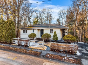 7 Pinewood Rd, Peabody, Massachusetts, 3 Bedrooms Bedrooms, 9 Rooms Rooms,2 BathroomsBathrooms,Residential,For Sale,Pinewood Rd,73467079 7 Pinewood Rd, Peabody, Massachusetts, 3 Bedrooms Bedrooms, 9 Rooms Rooms,2 BathroomsBathrooms,Residential,For Sale,Pinewood Rd,73467079