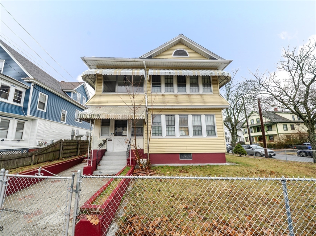 570-572 Dickinson St, Springfield, Massachusetts, 6 Bedrooms Bedrooms, 10 Rooms Rooms,3 BathroomsBathrooms,Residential Income,For Sale,Dickinson St,73489629