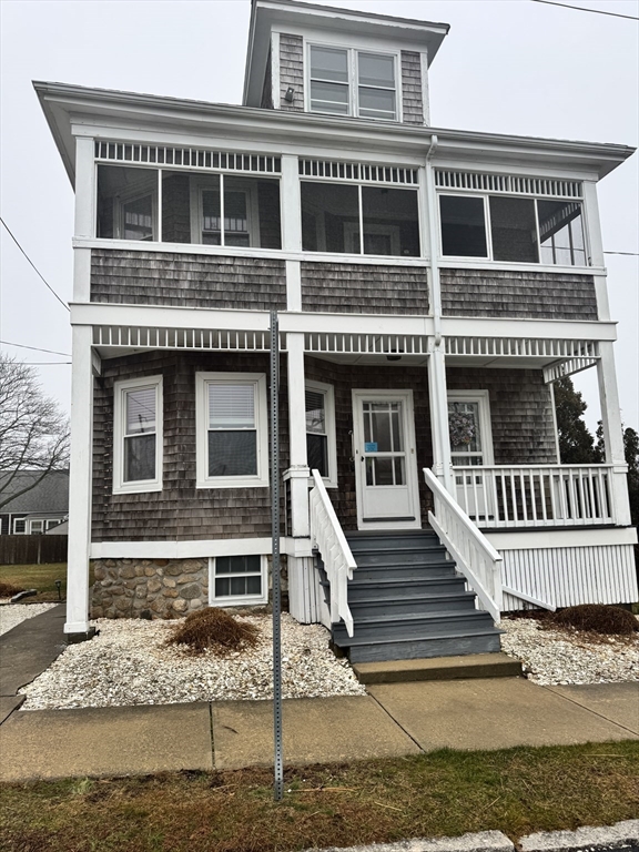 15 Clara St, New Bedford, Massachusetts, 2 Bedrooms Bedrooms, 5 Rooms Rooms,1 BathroomBathrooms,Residential Lease,For Rent,Clara St,73492083