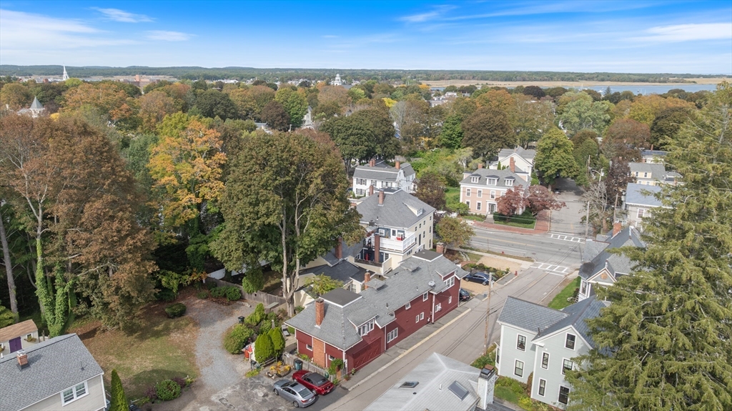 4 Coffin Court, Newburyport, Massachusetts, 3 Bedrooms Bedrooms, 10 Rooms Rooms,2.5 BathroomsBathrooms,Residential,For Sale,Coffin Court,73492257