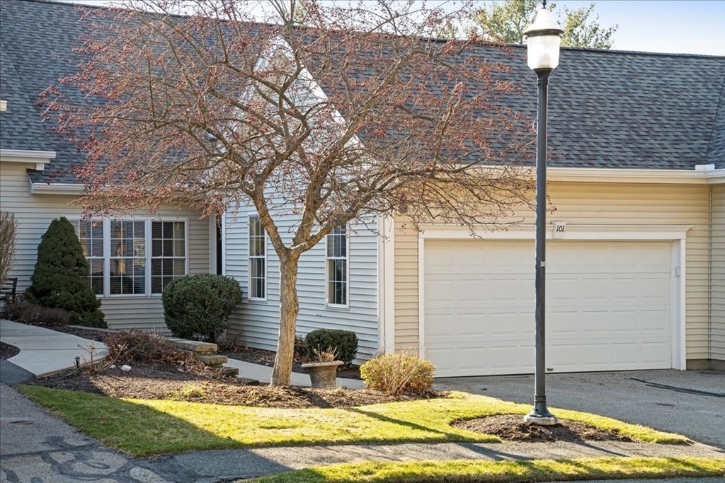 101 Orchard Meadow Dr, Shrewsbury, Massachusetts, 2 Bedrooms Bedrooms, 7 Rooms Rooms,3 BathroomsBathrooms,Residential,For Sale,Orchard Meadow Dr,73492261