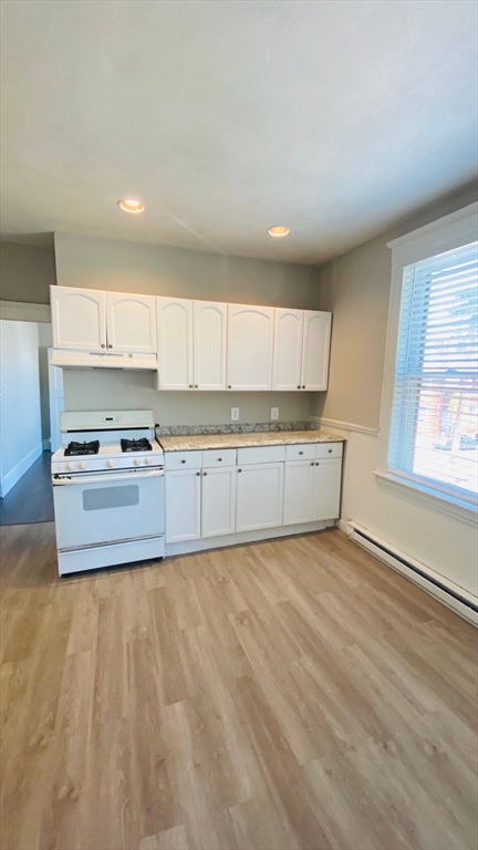 107 Shurtleff Street, Chelsea, Massachusetts, 3 Bedrooms Bedrooms, 6 Rooms Rooms,1 BathroomBathrooms,Residential Lease,For Rent,Shurtleff Street,73492288