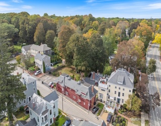 4 Coffin Court, Newburyport, Massachusetts, 3 Bedrooms Bedrooms, 11 Rooms Rooms,2.5 BathroomsBathrooms,Residential Income,For Sale,Coffin Court,73492246