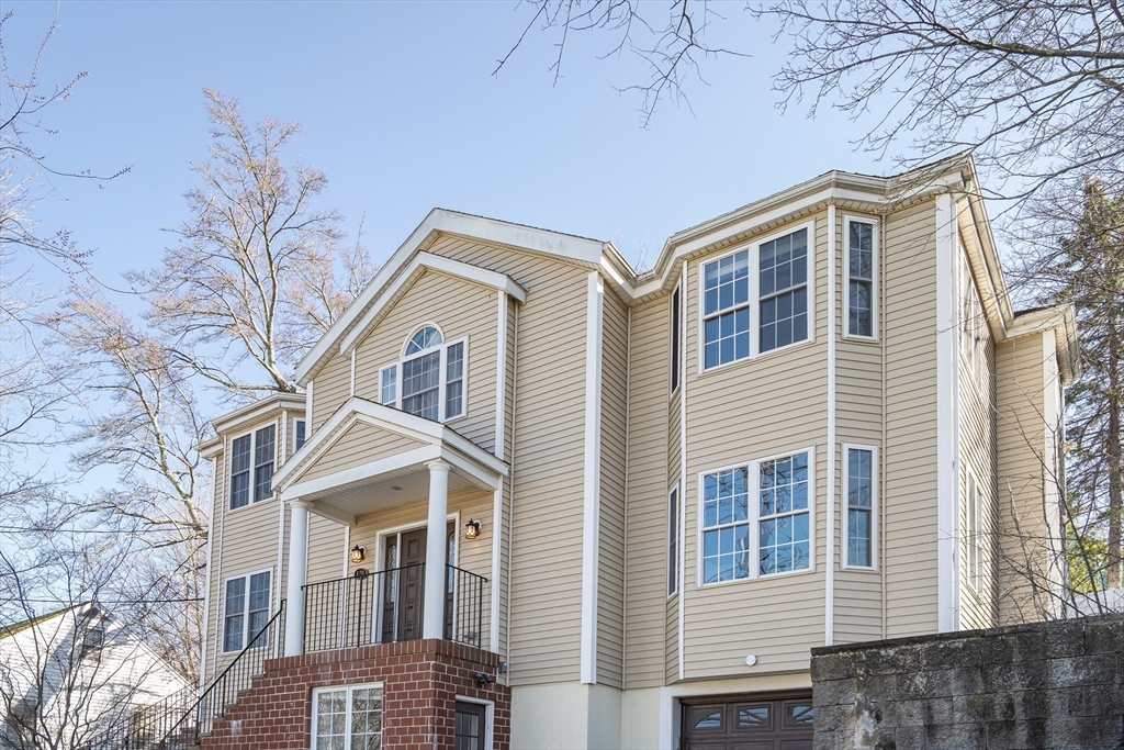 120 Massachusetts Ave, Lexington, Massachusetts, 2 Bedrooms Bedrooms, 8 Rooms Rooms,3 BathroomsBathrooms,Residential,For Sale,Massachusetts Ave,73492239