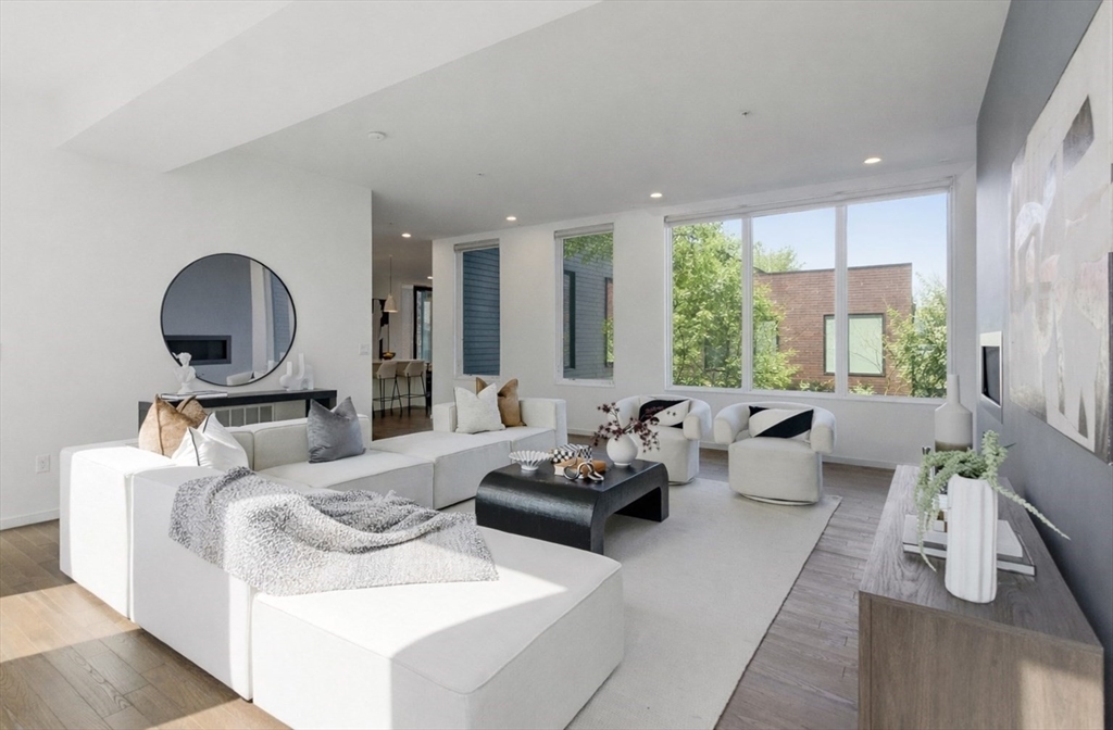 14 I Street, Boston, Massachusetts, 3 Bedrooms Bedrooms, 7 Rooms Rooms,2.5 BathroomsBathrooms,Residential,For Sale,I Street,73492315