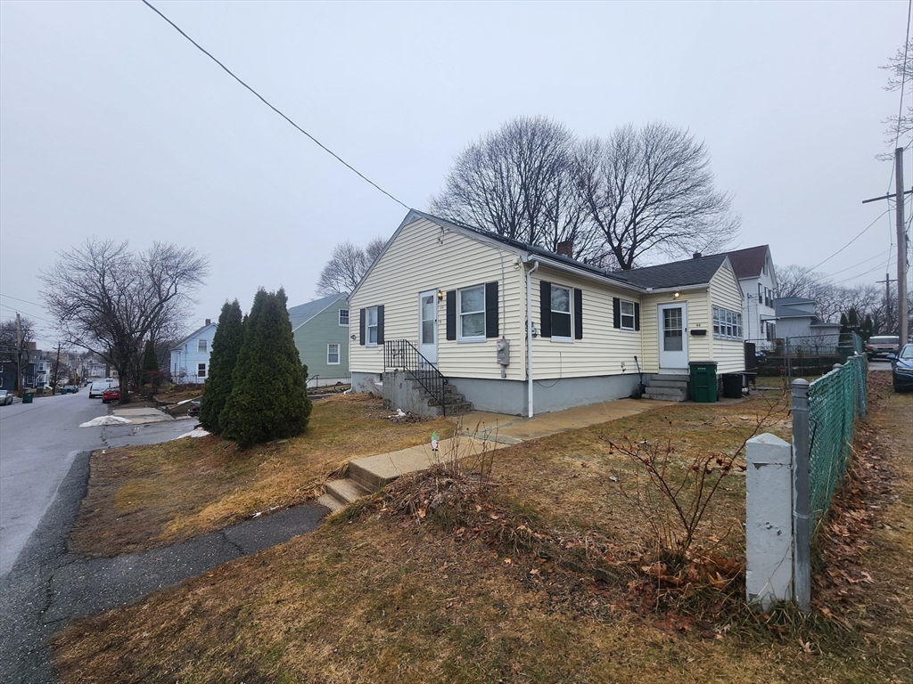 44 Cane St, Fitchburg, Massachusetts, 3 Bedrooms Bedrooms, 5 Rooms Rooms,1 BathroomBathrooms,Residential,For Sale,Cane St,73492254