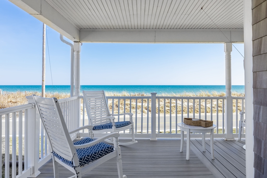 72 B Street, Hull, Massachusetts, 6 Bedrooms Bedrooms, 9 Rooms Rooms,2.5 BathroomsBathrooms,Residential,For Sale,B Street,73492208