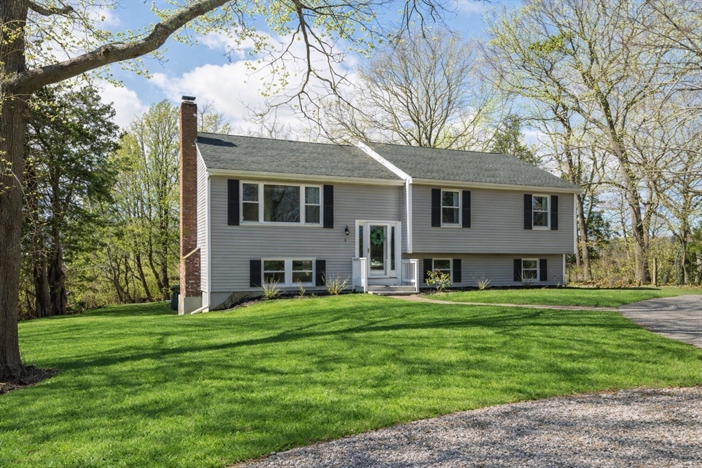 1 John Street, Marshfield, Massachusetts, 3 Bedrooms Bedrooms, 5 Rooms Rooms,1.5 BathroomsBathrooms,Residential,For Sale,John Street,73492100