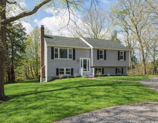 1 John Street, Marshfield, Massachusetts, 3 Bedrooms Bedrooms, 5 Rooms Rooms,1.5 BathroomsBathrooms,Residential,For Sale,John Street,73492100