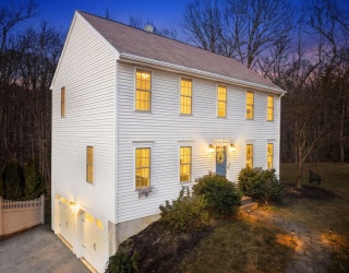 32 Linden Street, Douglas, Massachusetts, 3 Bedrooms Bedrooms, 6 Rooms Rooms,2 BathroomsBathrooms,Residential,For Sale,Linden Street,73492073