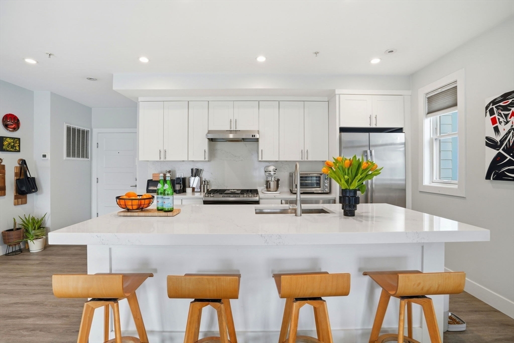 151 Hancock Street, Quincy, Massachusetts, 2 Bedrooms Bedrooms, 4 Rooms Rooms,1 BathroomBathrooms,Residential,For Sale,Hancock Street,73492145