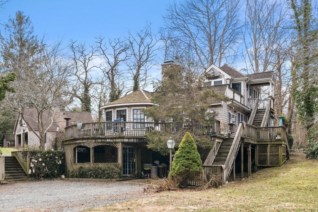 20 Blue Shutters Lane, Falmouth, Massachusetts, 3 Bedrooms Bedrooms, 9 Rooms Rooms,2.5 BathroomsBathrooms,Residential,For Sale,Blue Shutters Lane,73492147