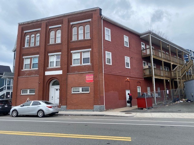 176 Ferry St, Everett, Massachusetts, 2 Bedrooms Bedrooms, 4 Rooms Rooms,1 BathroomBathrooms,Residential Lease,For Rent,Ferry St,73492195