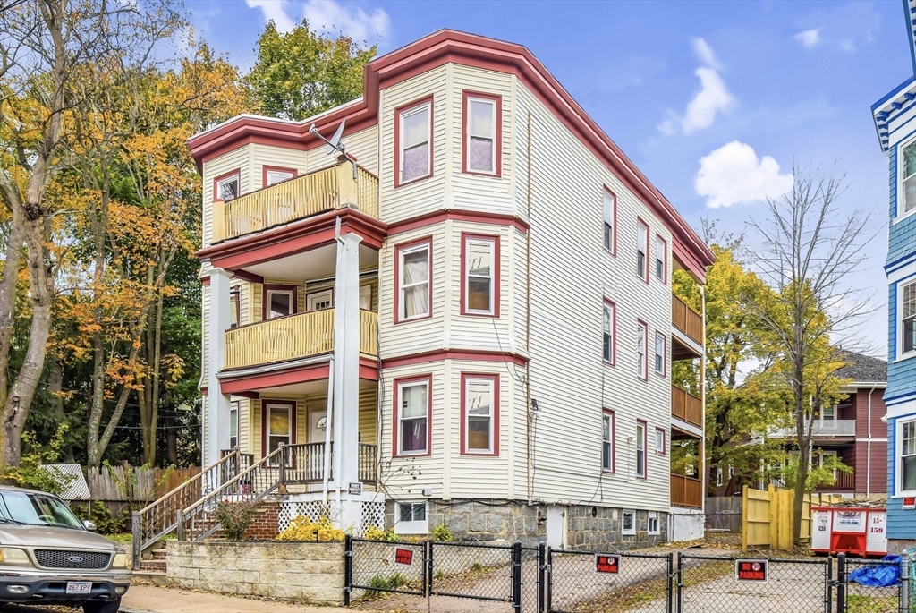 84 Bailey St, Boston, Massachusetts, 9 Bedrooms Bedrooms, 15 Rooms Rooms,3 BathroomsBathrooms,Residential Income,For Sale,Bailey St,73492334