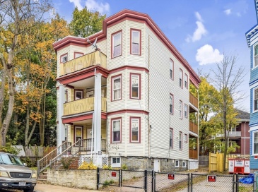 84 Bailey St, Boston, Massachusetts, 9 Bedrooms Bedrooms, 15 Rooms Rooms,3 BathroomsBathrooms,Residential Income,For Sale,Bailey St,73492334