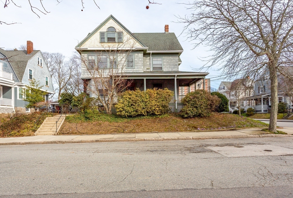 445 Madison St, Fall River, Massachusetts, 4 Bedrooms Bedrooms, 9 Rooms Rooms,1.5 BathroomsBathrooms,Residential,For Sale,Madison St,73492079