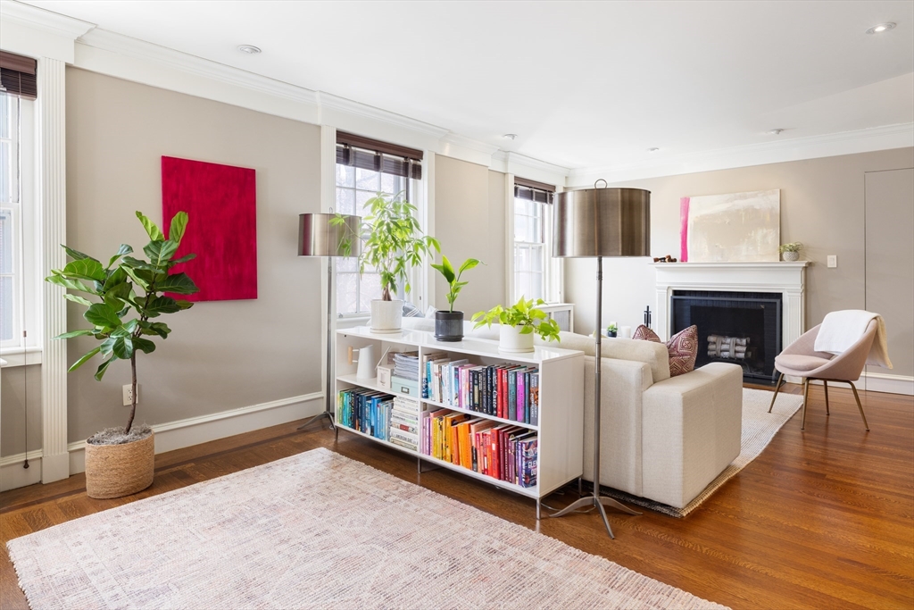 97 Mount Vernon St, Boston, Massachusetts, 1 Bedroom Bedrooms, 4 Rooms Rooms,1 BathroomBathrooms,Residential,For Sale,Mount Vernon St,73492368