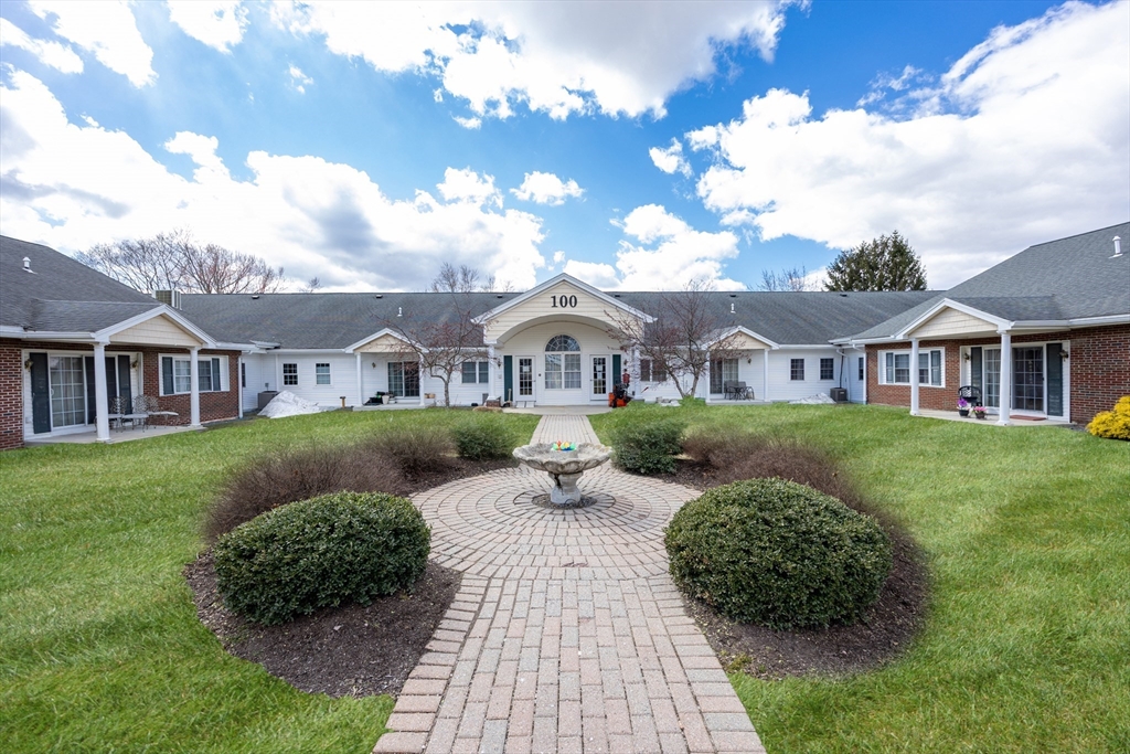 100 Lawrence St, Haverhill, Massachusetts, 2 Bedrooms Bedrooms, 4 Rooms Rooms,1 BathroomBathrooms,Residential,For Sale,Lawrence St,73492380