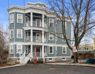 12 Fainwood Circle, Cambridge, Massachusetts, 3 Bedrooms Bedrooms, 6 Rooms Rooms,2 BathroomsBathrooms,Residential,For Sale,Fainwood Circle,73492349