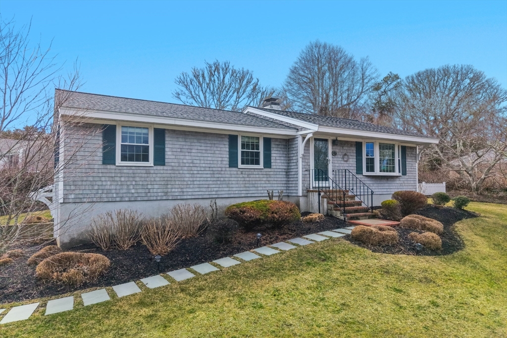 137 Shane Dr, Chatham, Massachusetts, 3 Bedrooms Bedrooms, 6 Rooms Rooms,2 BathroomsBathrooms,Residential,For Sale,Shane Dr,73492122