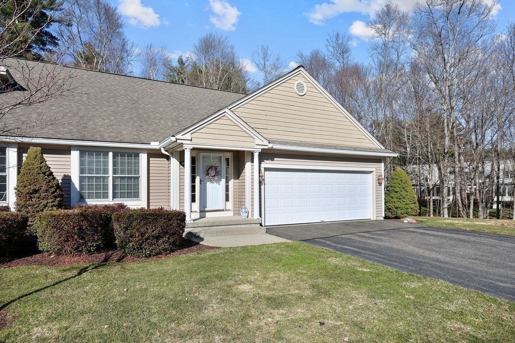 300 Pinehurst Drive, East Longmeadow, Massachusetts, 3 Bedrooms Bedrooms, 7 Rooms Rooms,2.5 BathroomsBathrooms,Residential,For Sale,Pinehurst Drive,73492386