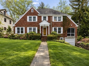 15 Gammons Rd, Newton, Massachusetts, 3 Bedrooms Bedrooms, 8 Rooms Rooms,2.5 BathroomsBathrooms,Residential,For Sale,Gammons Rd,73480230 15 Gammons Rd, Newton, Massachusetts, 3 Bedrooms Bedrooms, 8 Rooms Rooms,2.5 BathroomsBathrooms,Residential,For Sale,Gammons Rd,73480230