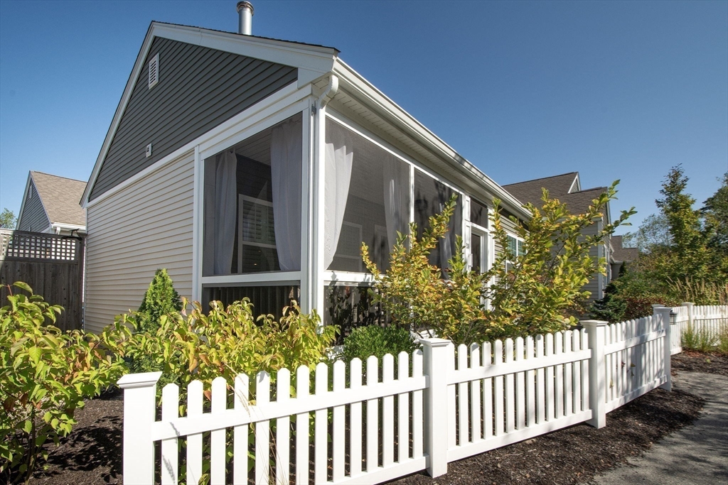 28 Hatherly Rise, Plymouth, Massachusetts, 2 Bedrooms Bedrooms, 6 Rooms Rooms,2 BathroomsBathrooms,Residential,For Sale,Hatherly Rise,73458140