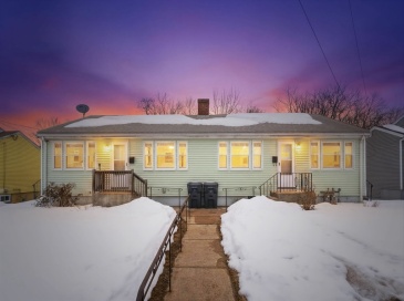 31-33 Vine St, Milford, Massachusetts, 5 Bedrooms Bedrooms, 12 Rooms Rooms,2 BathroomsBathrooms,Residential Income,For Sale,Vine St,73480295