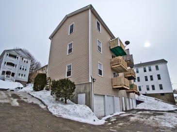 172 Perry Ave, Worcester, Massachusetts, 2 Bedrooms Bedrooms, 4 Rooms Rooms,1 BathroomBathrooms,Residential,For Sale,Perry Ave,73476160
