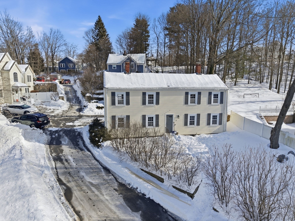 1 Sweeney Ct, Andover, Massachusetts, 3 Bedrooms Bedrooms, 6 Rooms Rooms,2 BathroomsBathrooms,Residential,For Sale,Sweeney Ct,73474184