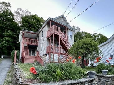 29 Fiske, Southbridge, Massachusetts, 9 Bedrooms Bedrooms, 15 Rooms Rooms,2 BathroomsBathrooms,Residential Income,For Sale,Fiske,73465062