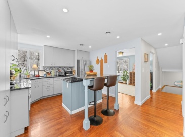 7 Bassett Brook Ln, Duxbury, Massachusetts, 4 Bedrooms Bedrooms, 7 Rooms Rooms,2.5 BathroomsBathrooms,Residential,For Sale,Bassett Brook Ln,73476128