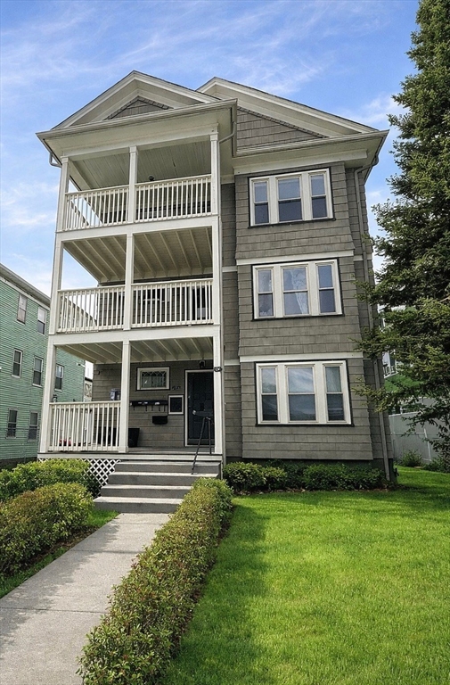 412 Grafton St, Worcester, Massachusetts, 3 Bedrooms Bedrooms, 6 Rooms Rooms,1 BathroomBathrooms,Residential Lease,For Rent,Grafton St,73479725