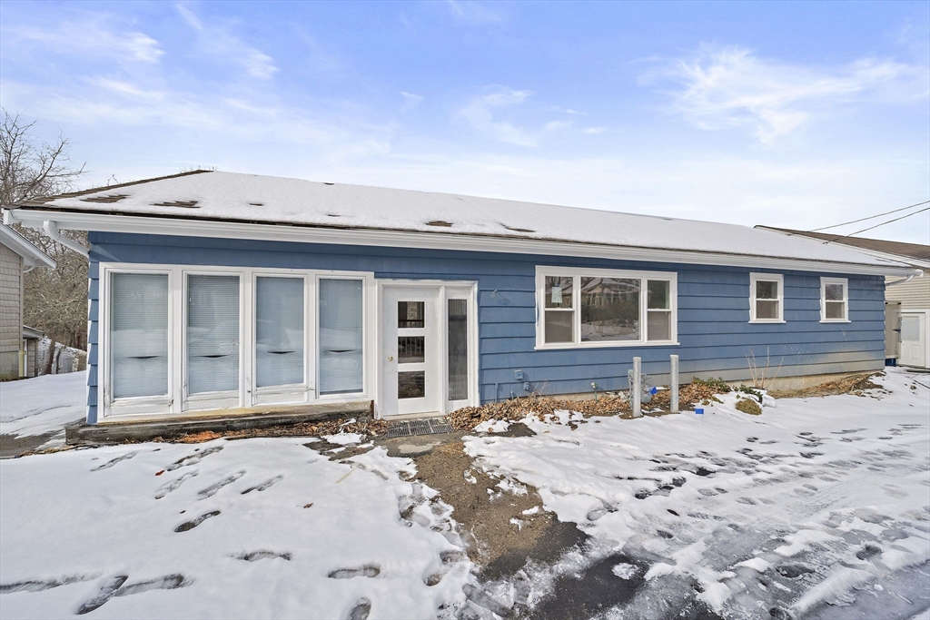 265 Norfolk St, Canton, Massachusetts, 3 Bedrooms Bedrooms, 5 Rooms Rooms,2 BathroomsBathrooms,Residential,For Sale,Norfolk St,73471586