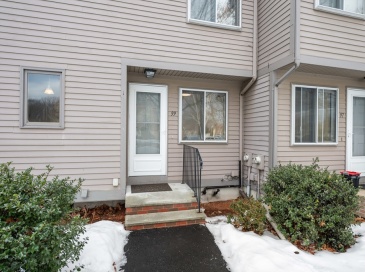 99 Cortland Circle, Leominster, Massachusetts, 2 Bedrooms Bedrooms, 4 Rooms Rooms,2.5 BathroomsBathrooms,Residential,For Sale,Cortland Circle,73466904