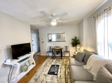 1004-1 Tremont St, Boston, Massachusetts, 2 Bedrooms Bedrooms, 5 Rooms Rooms,1 BathroomBathrooms,Residential Lease,For Rent,Tremont St,73475467