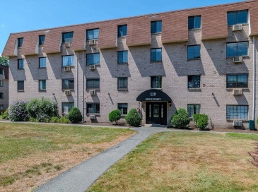 119 Grove St, Rockland, Massachusetts, 2 Bedrooms Bedrooms, 4 Rooms Rooms,1 BathroomBathrooms,Residential,For Sale,Grove St,73492431
