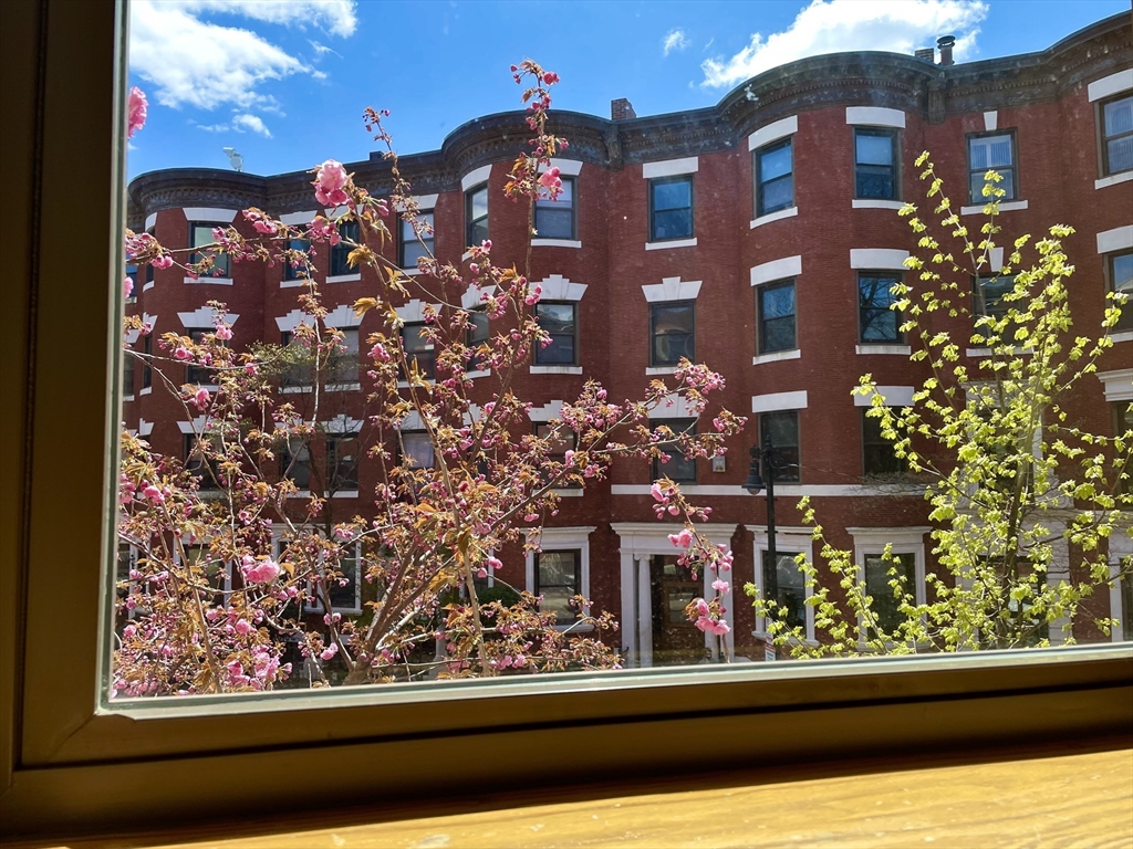 103 Gainsborough St, Boston, Massachusetts, 1 Bedroom Bedrooms, 3 Rooms Rooms,1 BathroomBathrooms,Residential Lease,For Rent,Gainsborough St,73492476